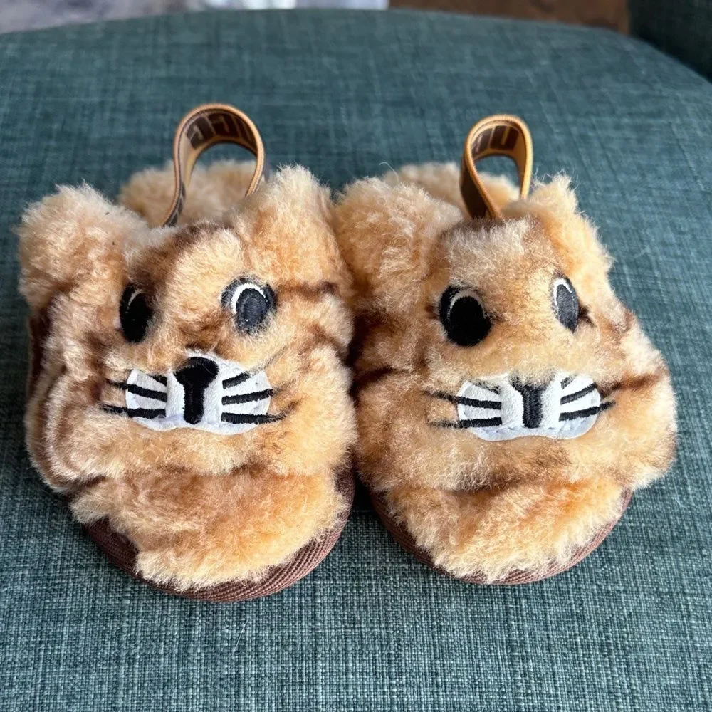 UGG Fluff Yeah Tiger stuffie kids Furry house shoes Slippers slides size 6 NWOT
